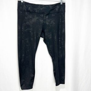 Fabletics Black Floral Embossed 7/8 High Rise Leggings Medium